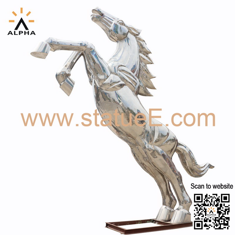 metal horse statue